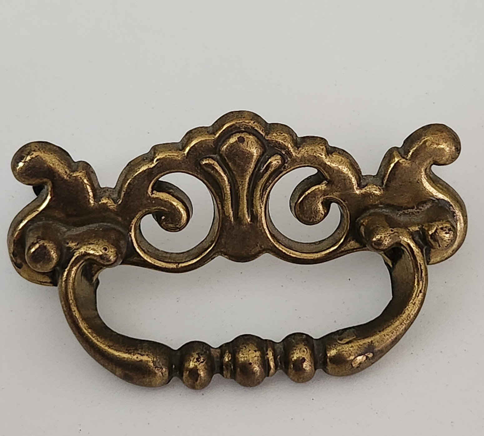 6 Vintage Drawer Pulls Brass Chippendale Bat Wing Floral CH 3056 Canada Fixed