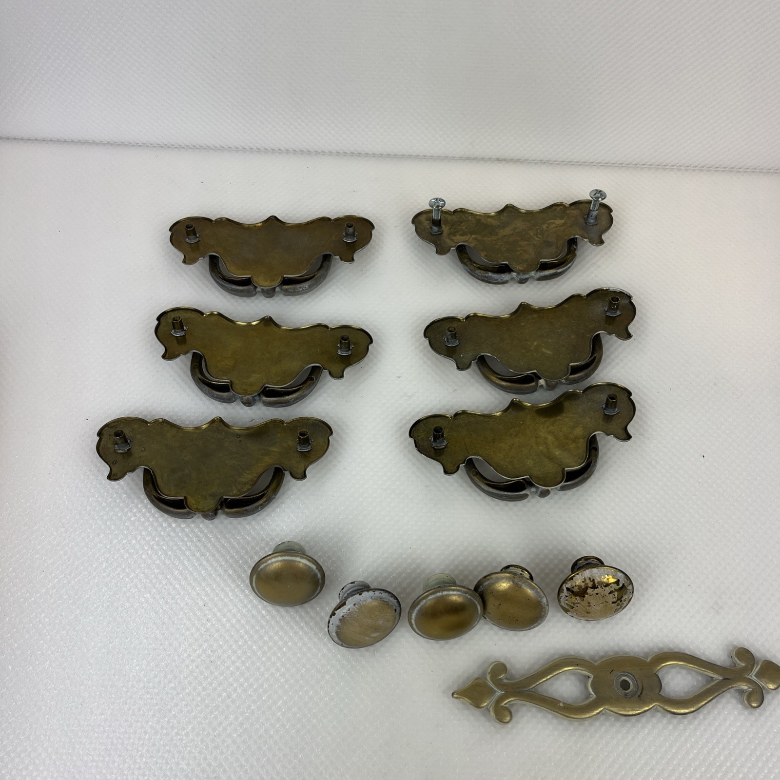 Lot 6 Vintage Brass Drop Handle Drawer Pull with 5 pull knobs Cabinet Hardware