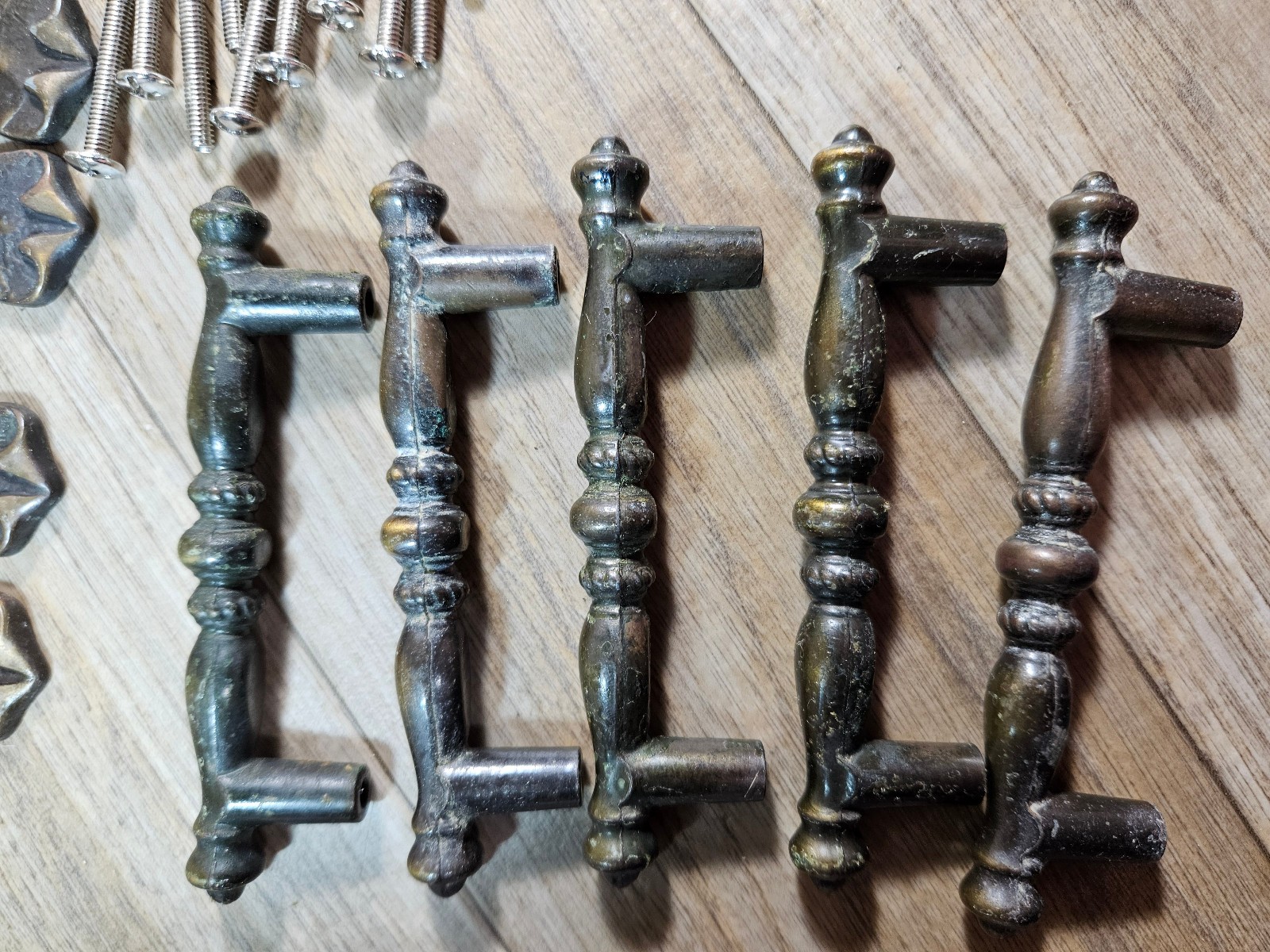 10 Vintage Brass 1977 Amerock Carriage House Drawer Pulls W/ Backplates – Patina