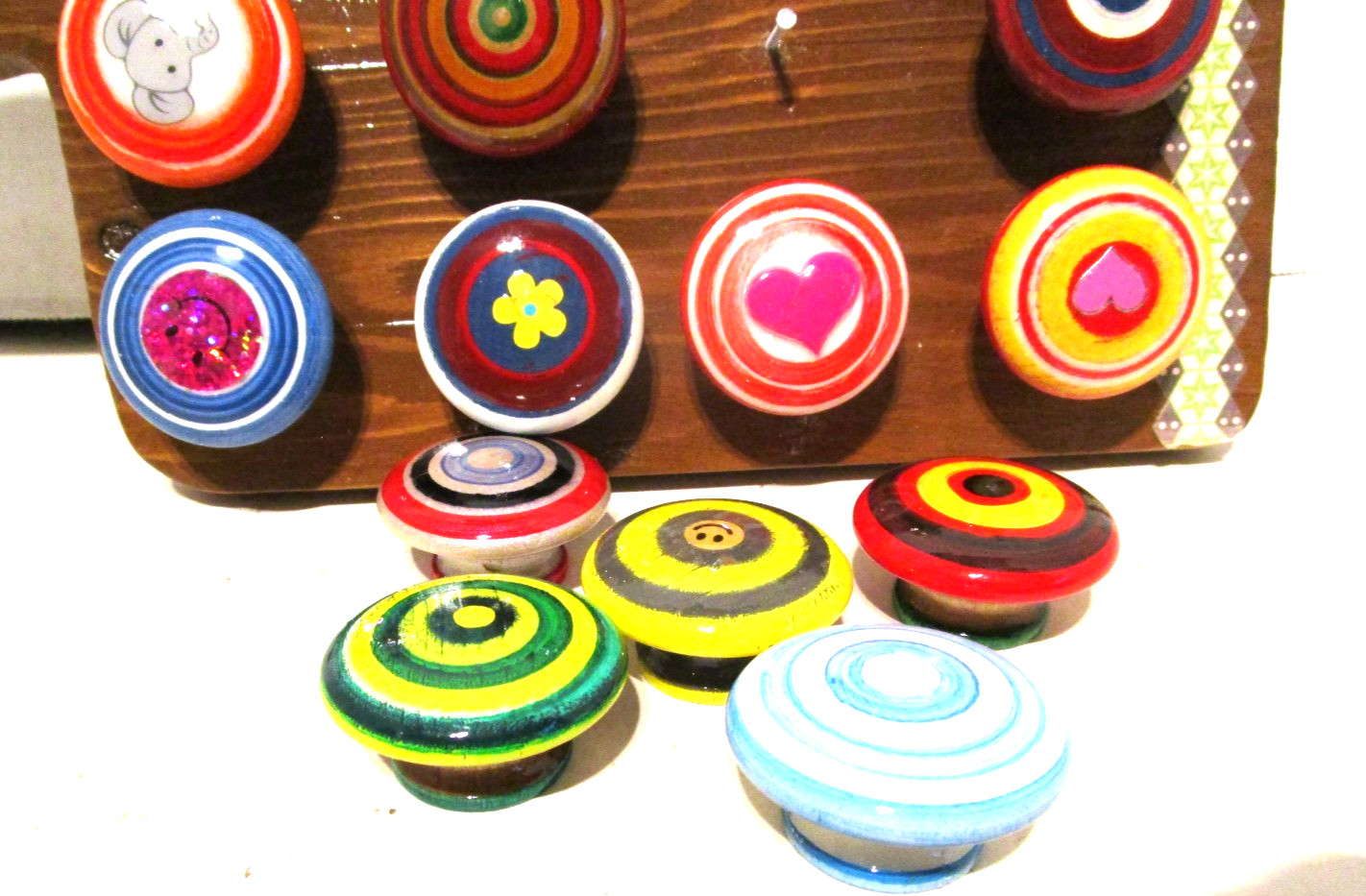 (20) Floral BOHO Cabinet Knobs single mount Hand Painted Drawer Pulls 1.5” Wood