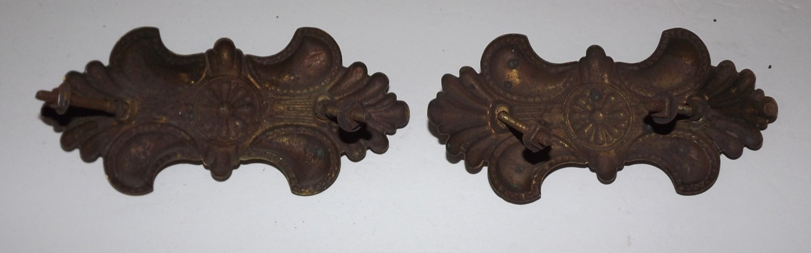 Vtg Lot 22 Drawer Pulls Backplates Salvage Rusty Brass Metal Repurpose Restore