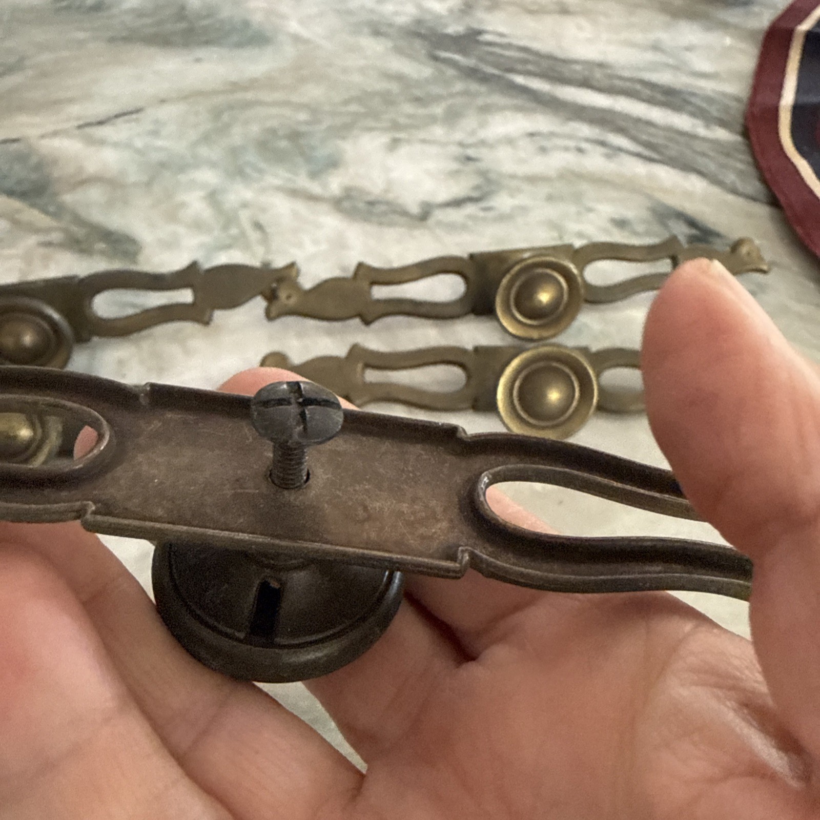LOT 6 VINTAGE BRASS PULLS W/ BACKPLATES & KNOBS Drexel Grand Villa