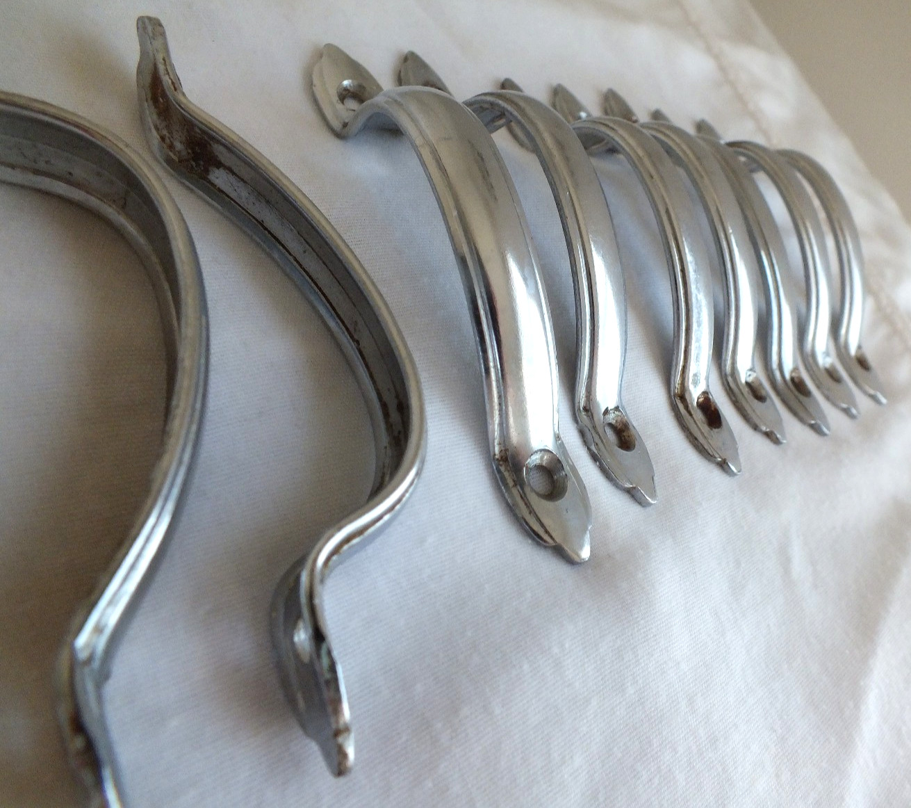 9 vintage metal pressed steel drawer door pulls handles convex 4.25″ ribbed edge