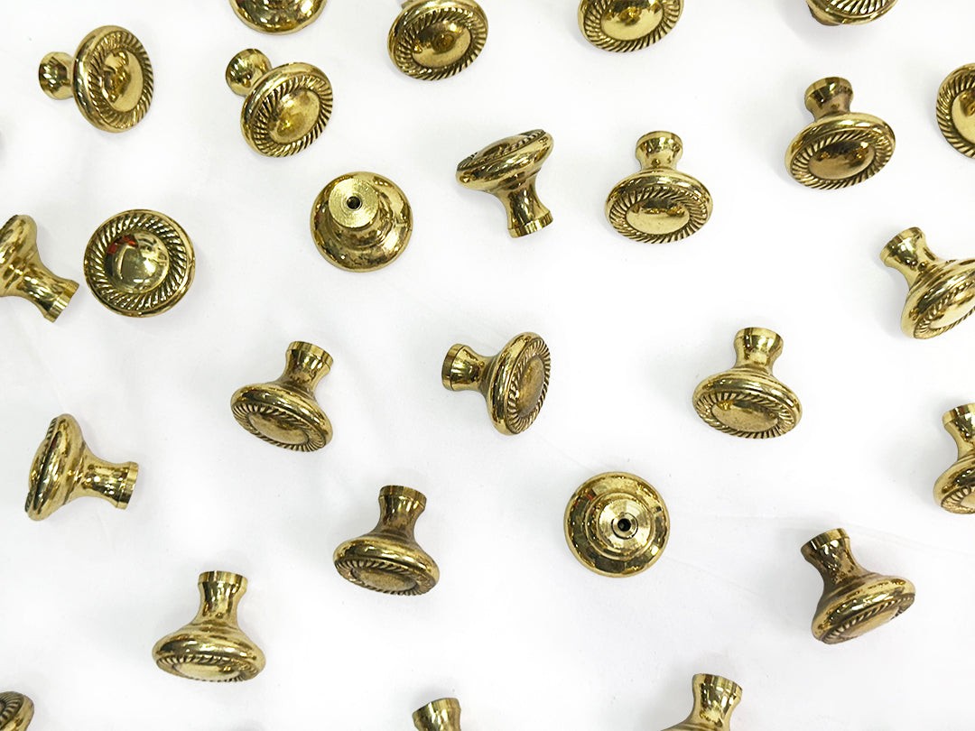 (4x) Solid Brass Amerock Vintage Drawer / Cabinet Knobs