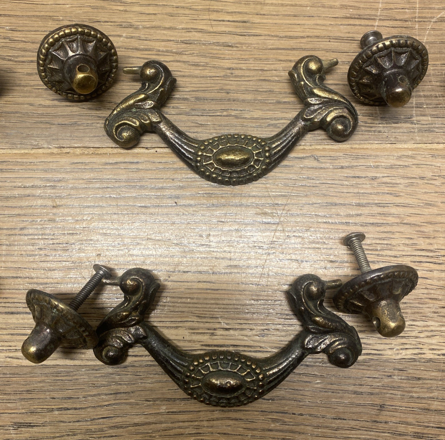 6 VTG Brass Ornate Victorian Brass Bail Drawer Handles & 5 Matching Round Knobs