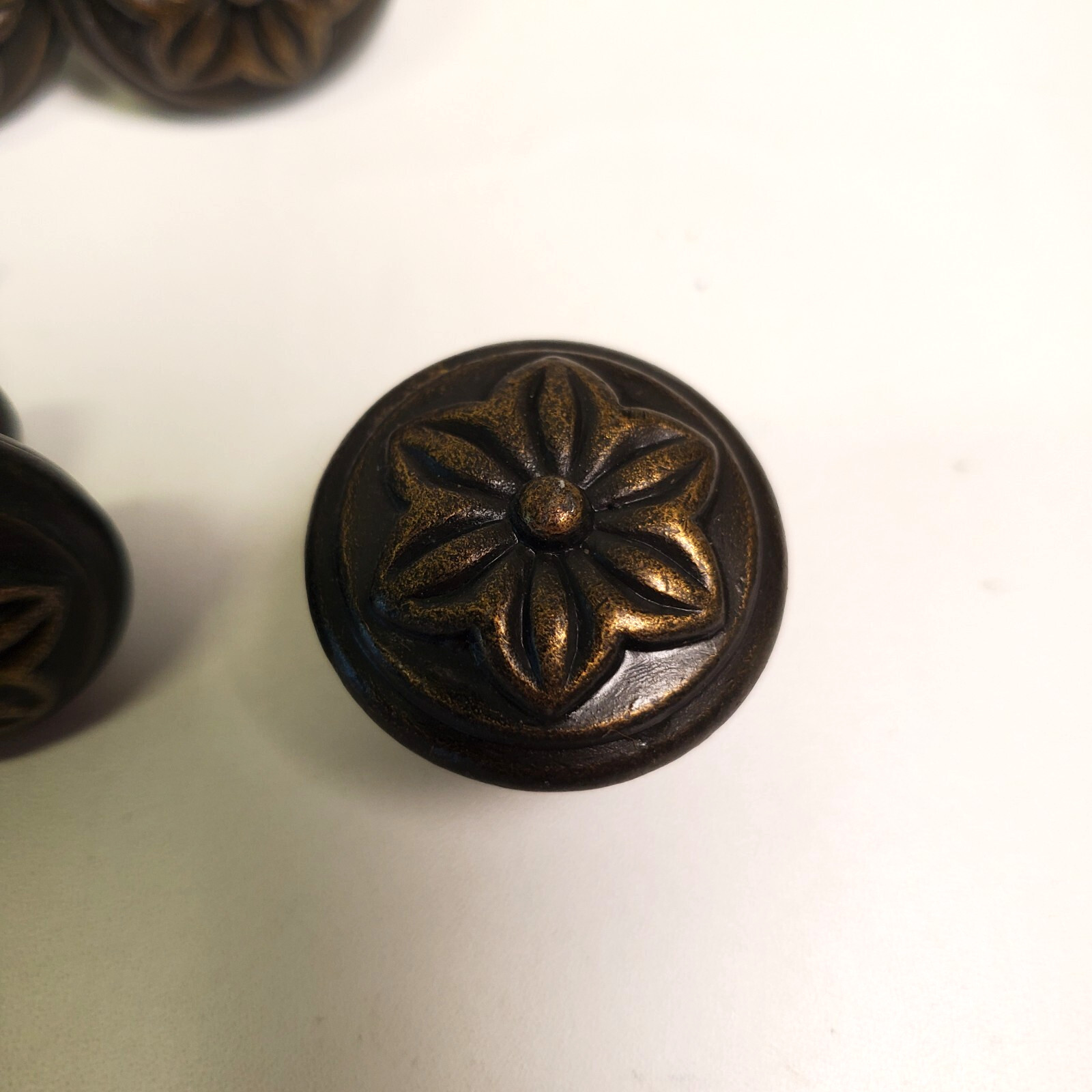 Lot of 16 Vintage Round Floral Star Drawer Cabinet Pull Knobs Brass With Screws