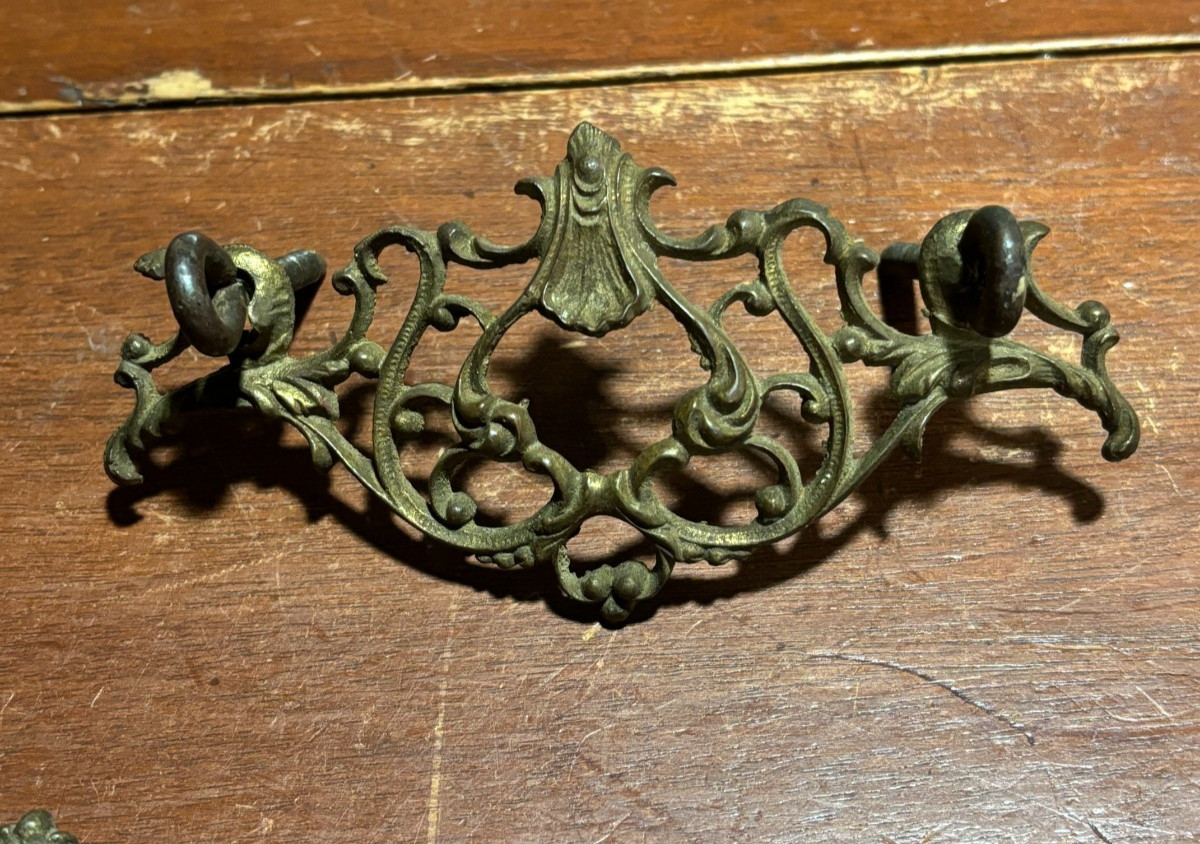 Lot of 4 Mixed Ornate Vintage Metal Drawer Backplates two with Pulls