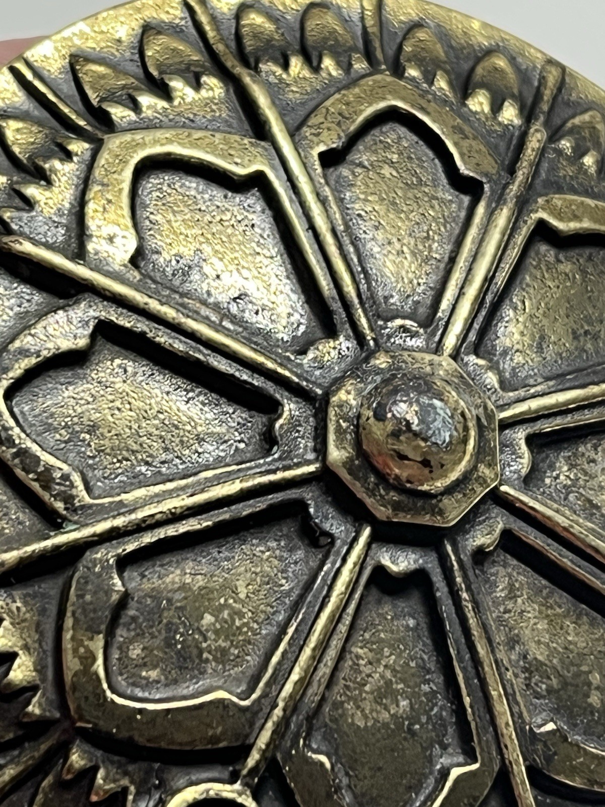 Vtg Lot (4) NOS KBC Heavy Brass Ornate Round Floral Drawer/Cabinet Backplates