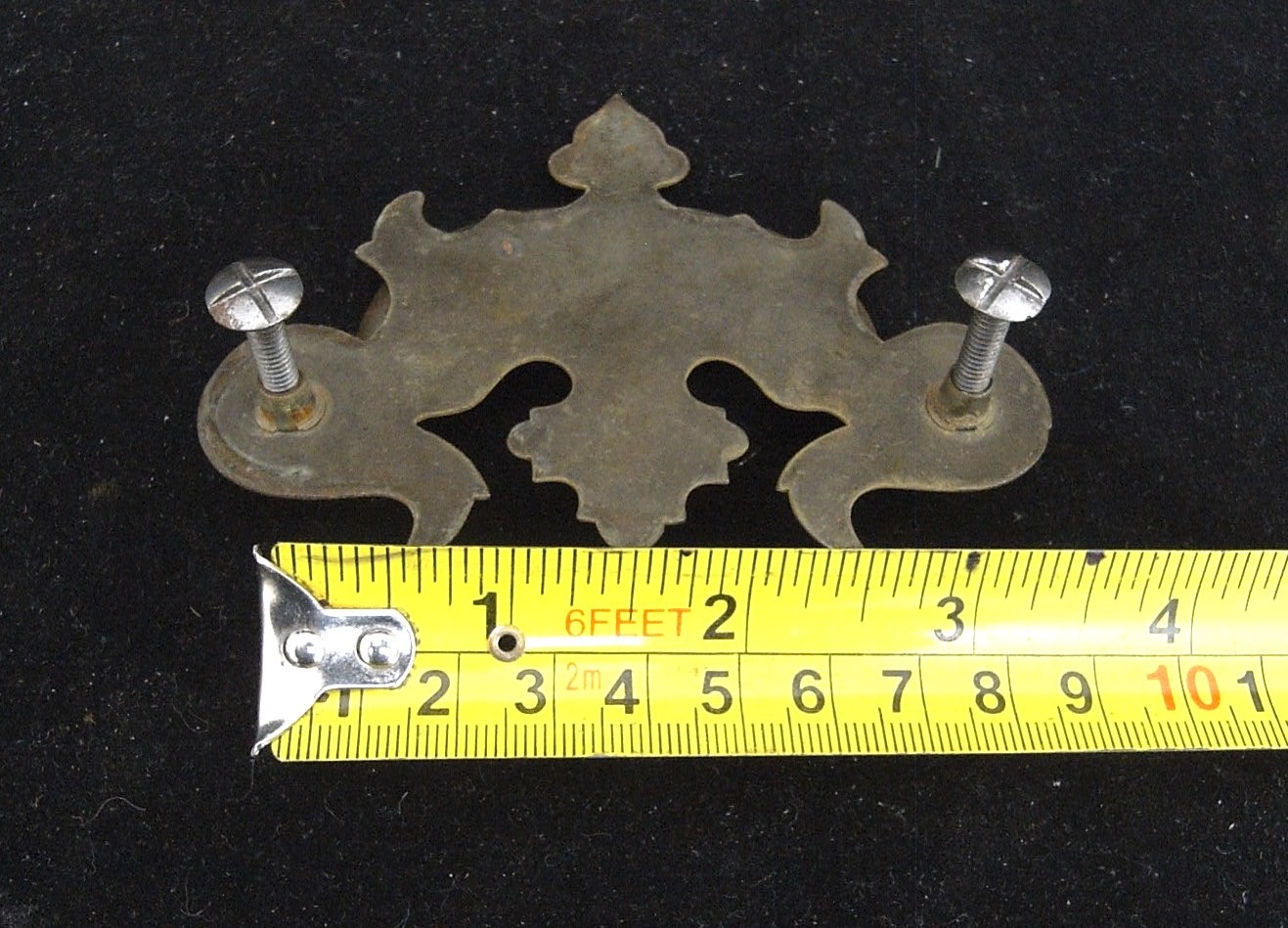 10 CHIPPENDALE STYLE BATWING BRASS TONED DRAWER PULLS in GOOD CONDITION