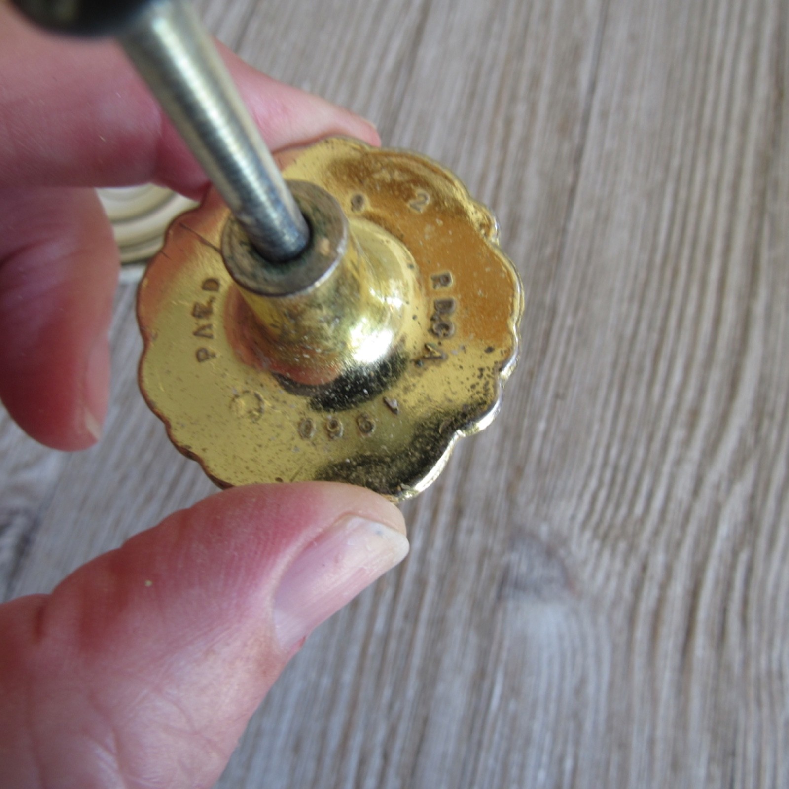 Vintage Knobs White & Gold Cabinet Door Drawer Pulls Hollywood Regency 9 Knobs