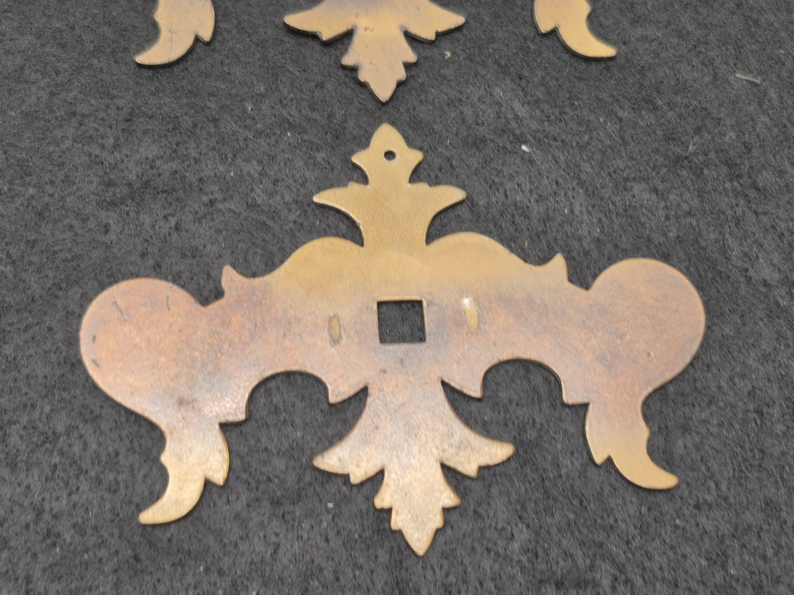 Antique Chippendale Colonial Drawer Cabinet Pull Back Plate Furniture Hardware