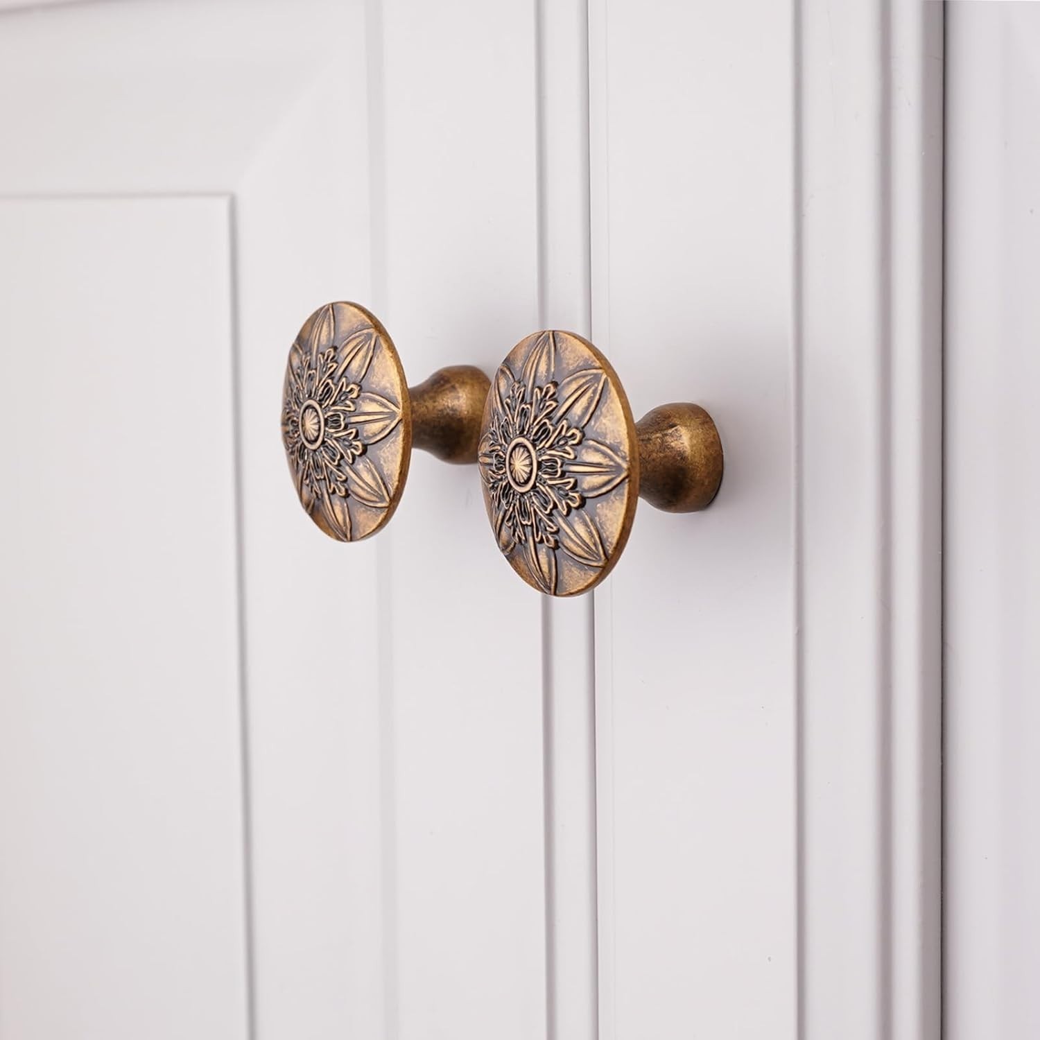 Vintage Antique Brass Knob Set, Floral Design – 10 Pack for Cabinets & Drawers