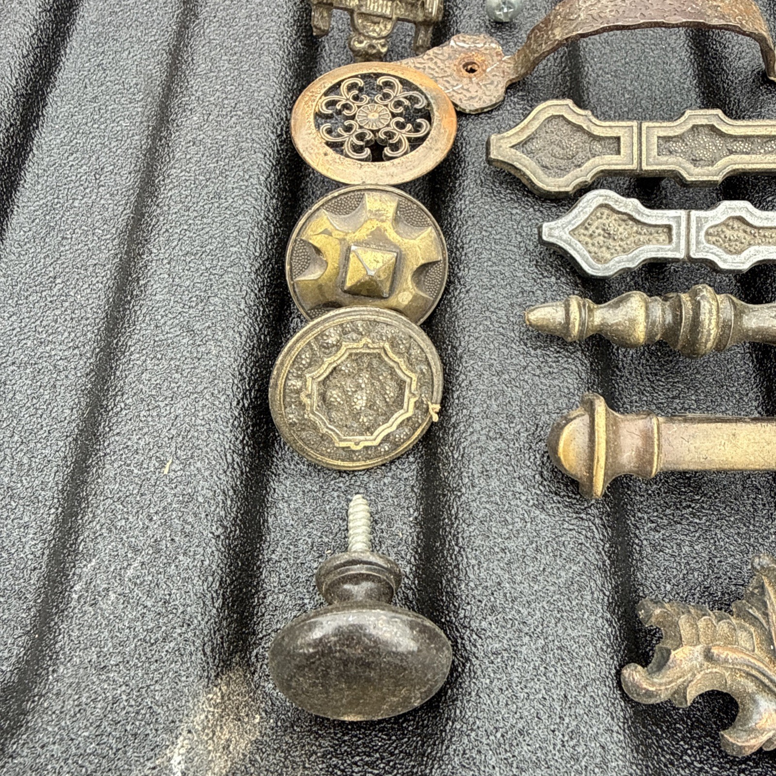 Lot Of Antique & Vintage Misc Hardware Lock Drawer Pulls & Cabinet Knobs Metal