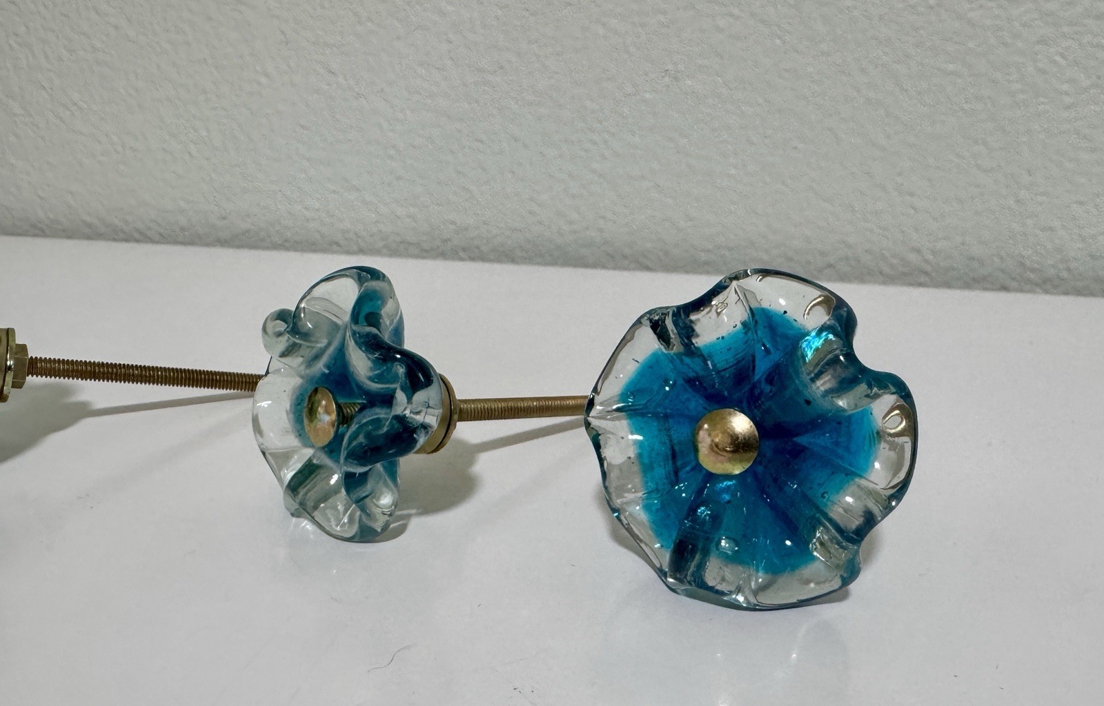 Set Of 4 Vintage(?) Blue Clear Blown Glass Flower Cabinet Drawer Knobs Pulls