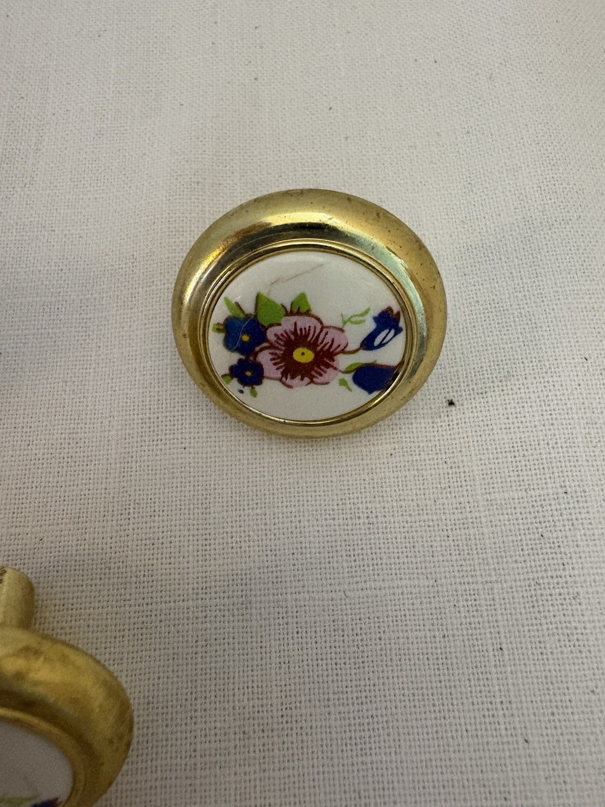 Amerock Brass and Porcelain Pink Blue Flower Drawer Knobs Set Of 30