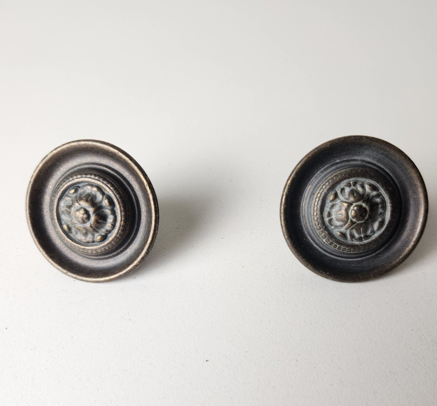 2 Vintage Drawer Knobs KBC-2 Handles Keeler Brass Co Floral N-4695 Bronze Beaded