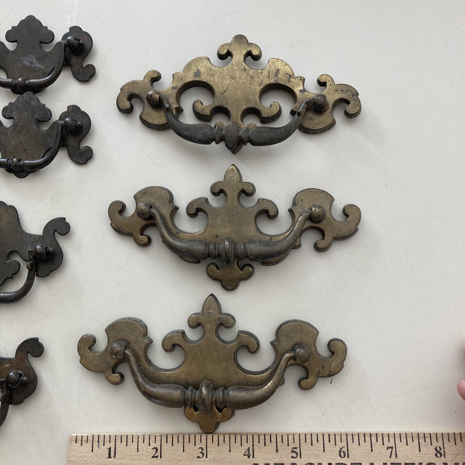 Vintage Hardware 8 Dresser Drawer Plates & 17 Dresser Drawer Pulls – mixed lot