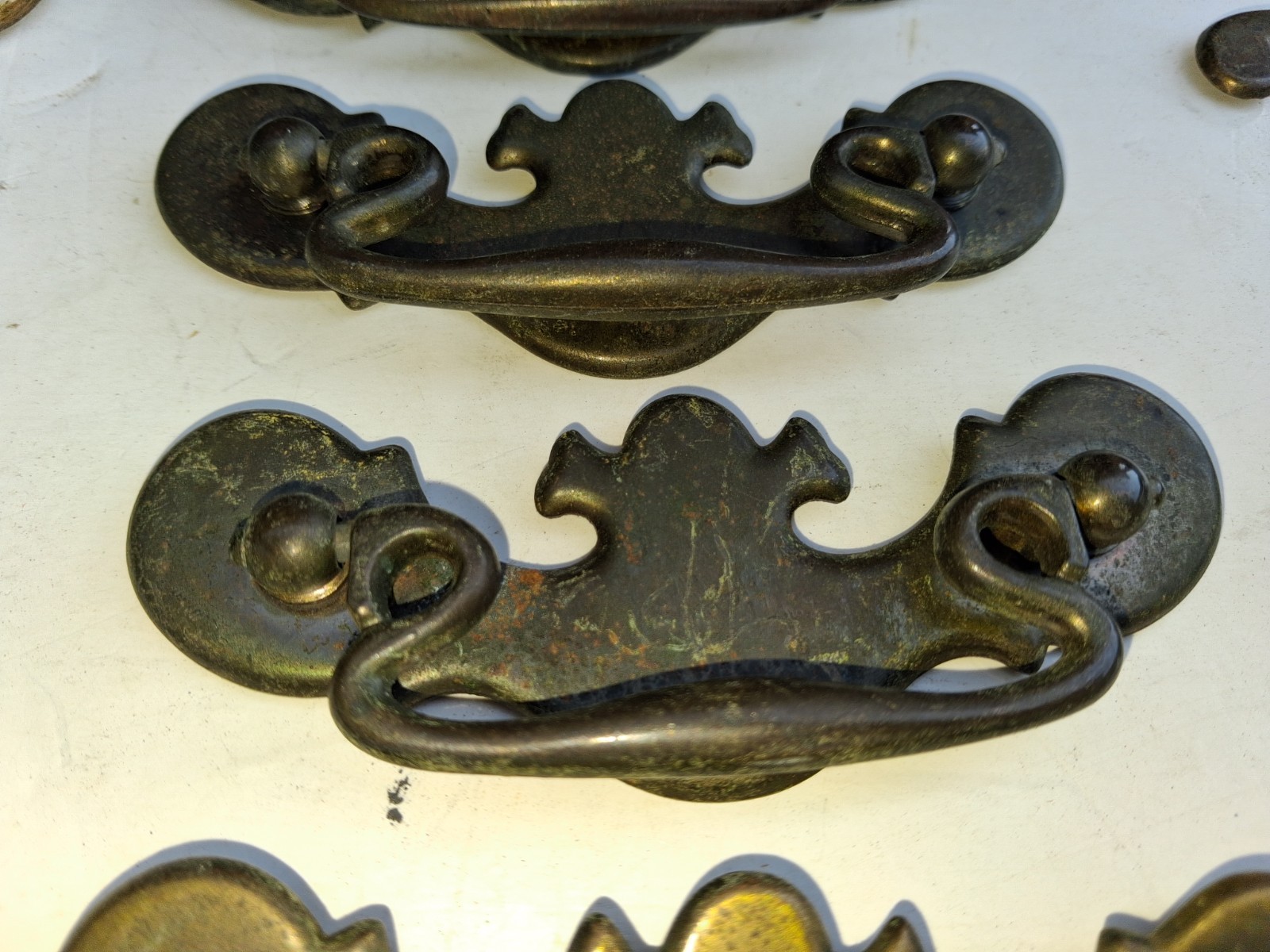 LOT OF VINTAGE ORNATE PULLS DRAWER HANDLES NO HARDWARE