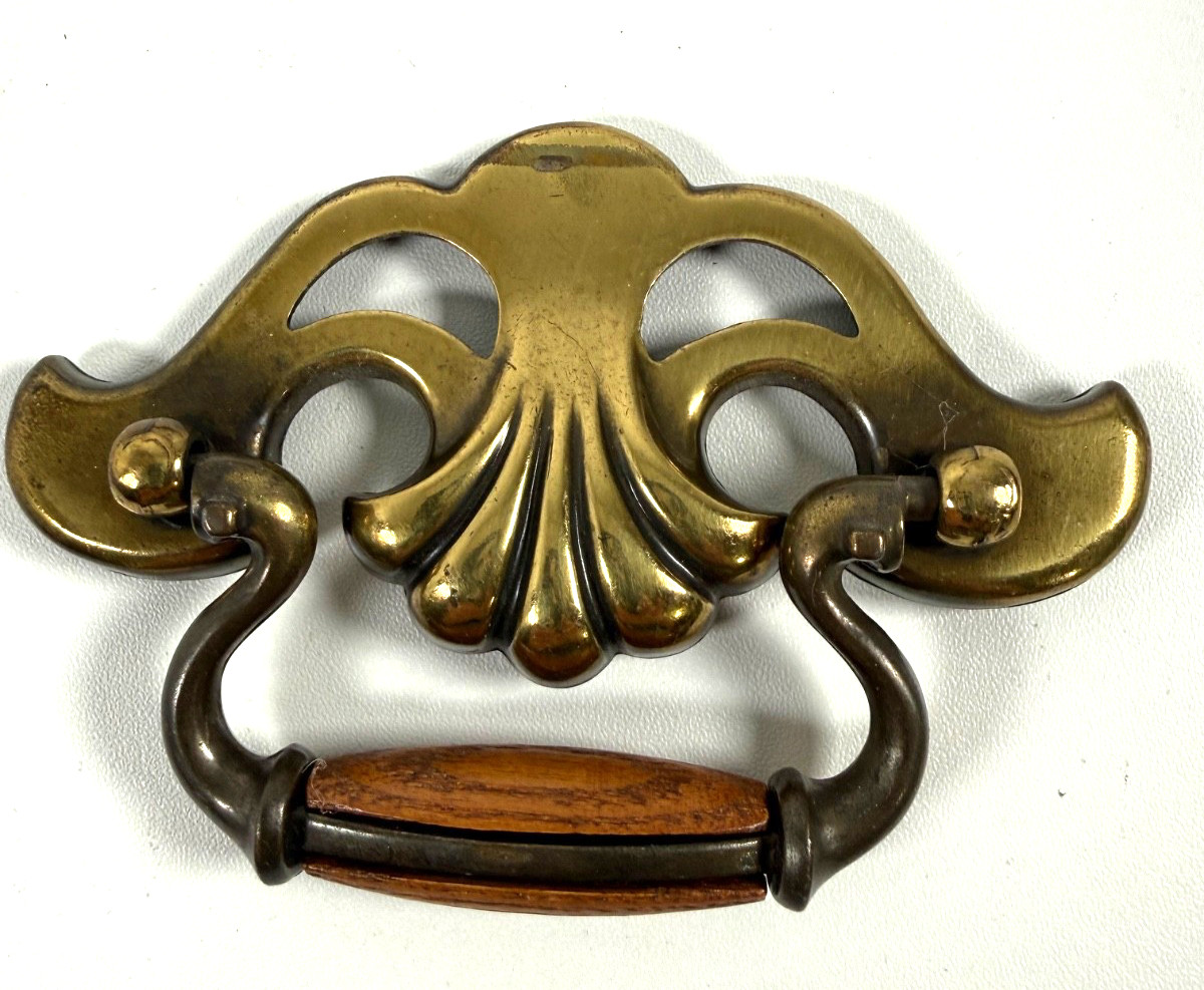 Vintage Set of 9 KBC Keeler Brass N10850 Shell Bail Drawer Pulls Wood Grips