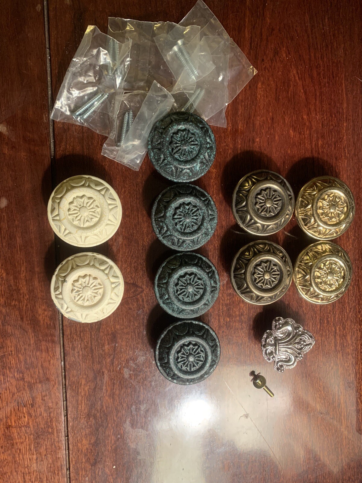 Lot 11 Antique style round ornate metal Cabinet drawer Knobs pulls 1.75″