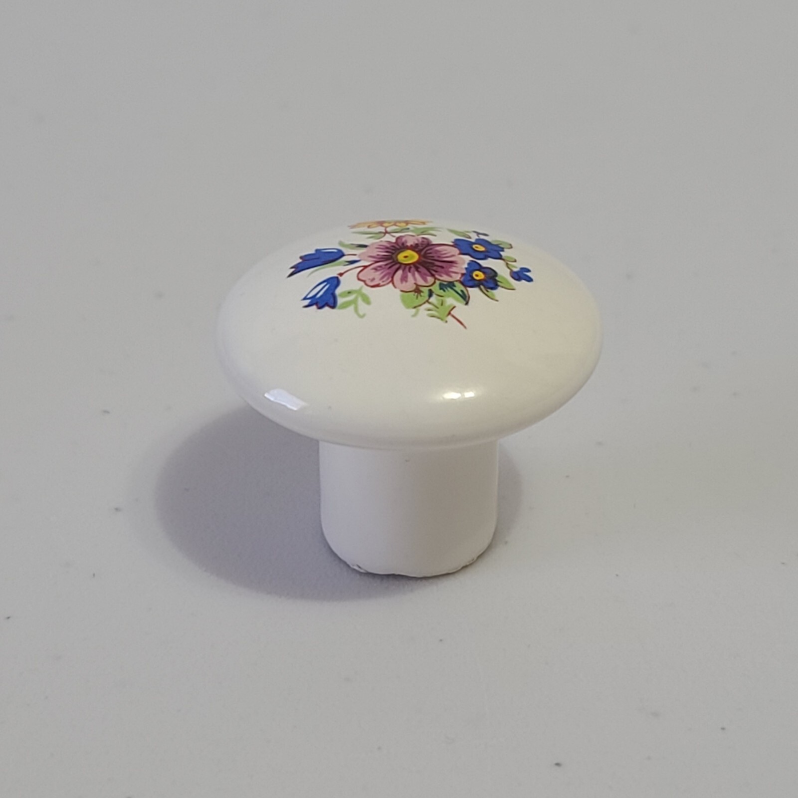 Vintage White Ceramic Floral Bouquet Round Drawer Pull 1 3/8″
