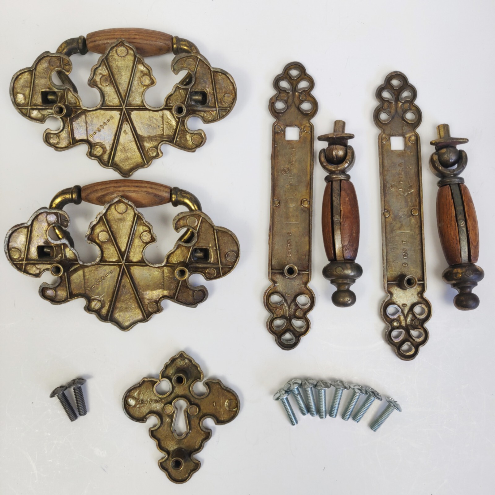 Vgt Brass Wood Oak Drawer Pull Set Batwing Bail, Drop Pulls Keyhole Backplate