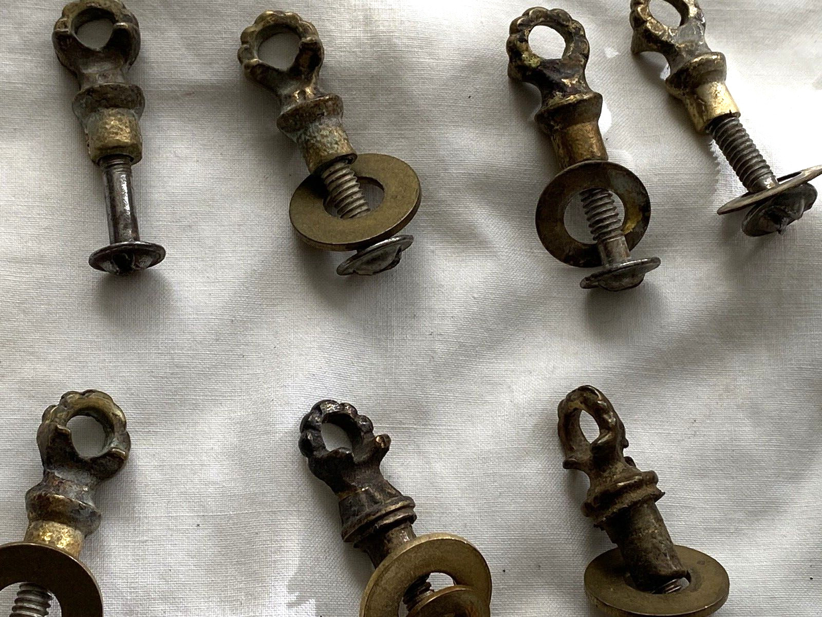 VINTAGE/MODERN DRAWER CABINET KNOBS PULLS & ACCESSORIES-MIXED LOT OF 141