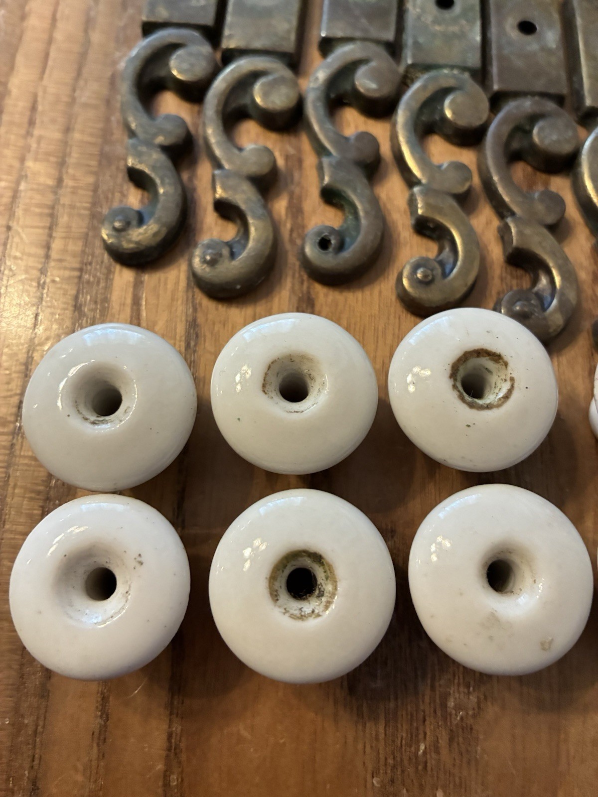 NO Screws 13 Metal Drawer Plates & Porcelain Knobs Need Cleaned. Maybe amerock