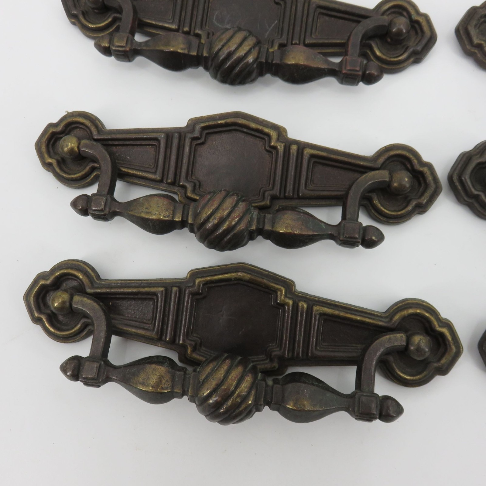 VTG Keeler Brass Co KBC Lot of 8 Metal Drawer Pull Swirl Ball N-3115 Colonial