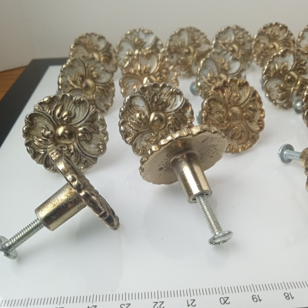 28 Rococo Art Nouveau Regency style gold tone furniture drawer Pulls Vtg Salvage