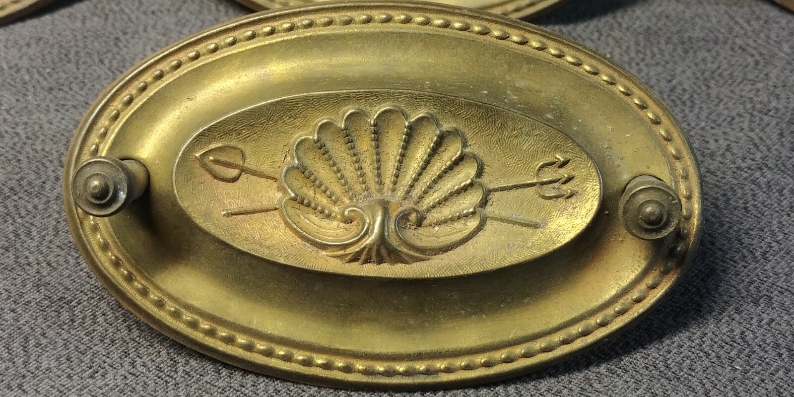 4 Brass Furniture Drawer Pull Back Plate Crossed Trident Clam Shell Bail Antique
