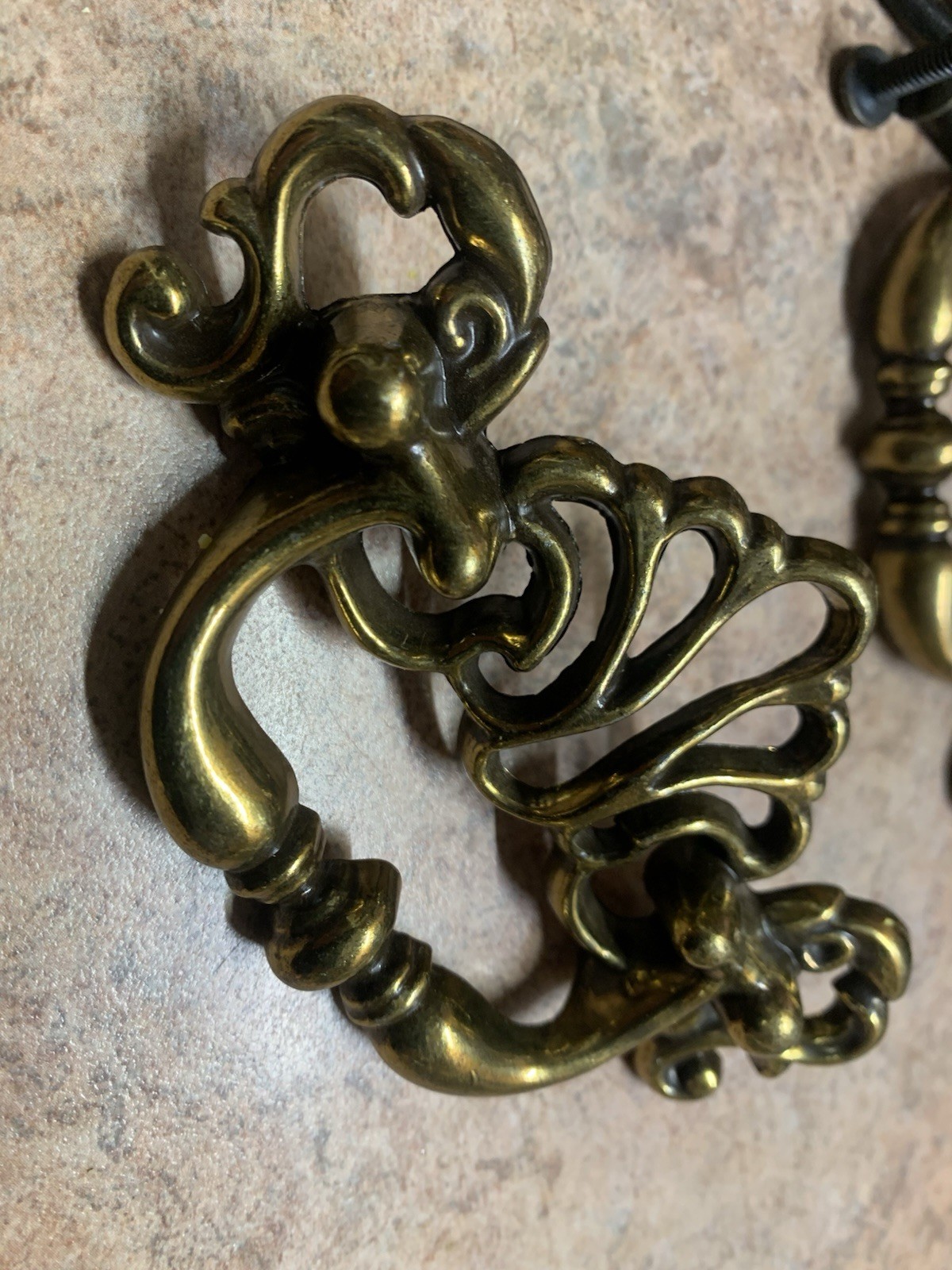 Set Of 4 Chippendale Batwing Ornate Drawer Pulls CH3120 w Screws Vintage