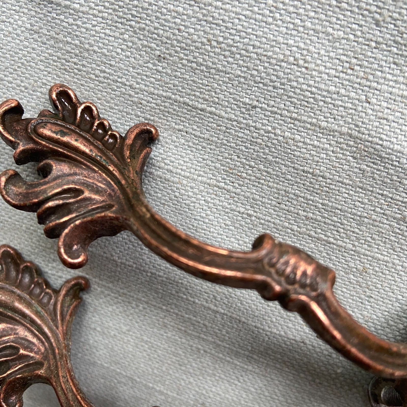 7 Vintage French Provincial Scalloped Leaf Drawer Pulls Brass 3″ 11 Screws Missi