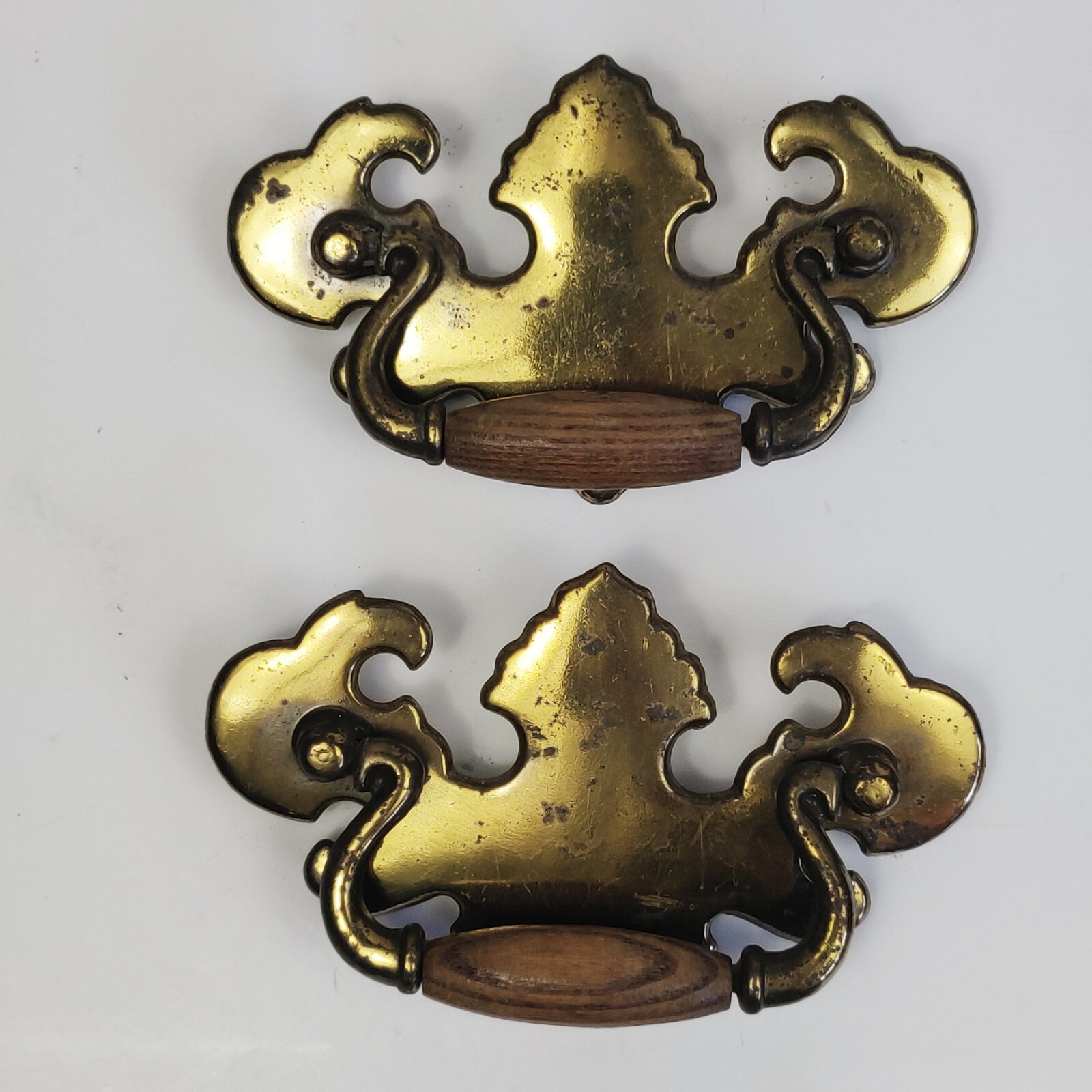 Vgt Brass Wood Oak Drawer Pull Set Batwing Bail, Drop Pulls Keyhole Backplate