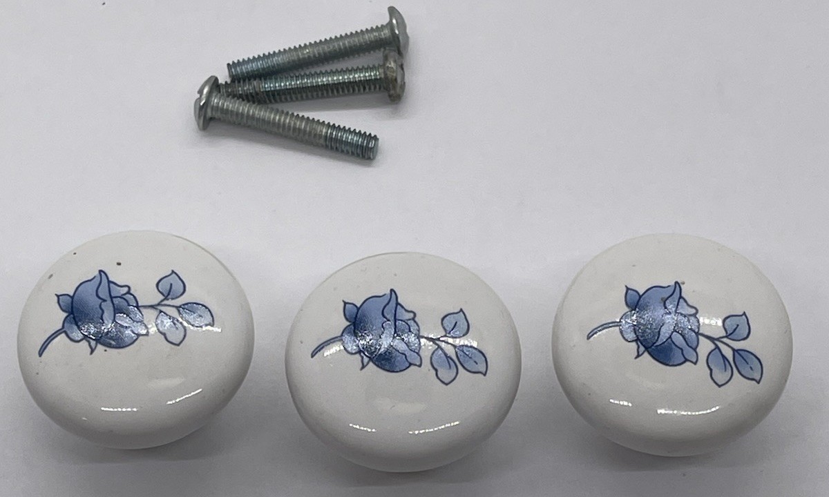 Set of 3 VTG Round Porcelain Blue and White Floral Design Door Knob Dresser Pull