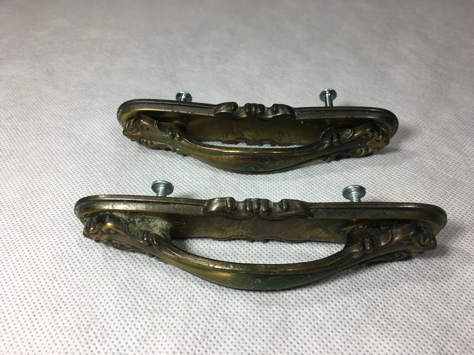 Vintage Brass Drawer Pull Handles Lot of 4 & Everbilt Door Pull Black Enamel