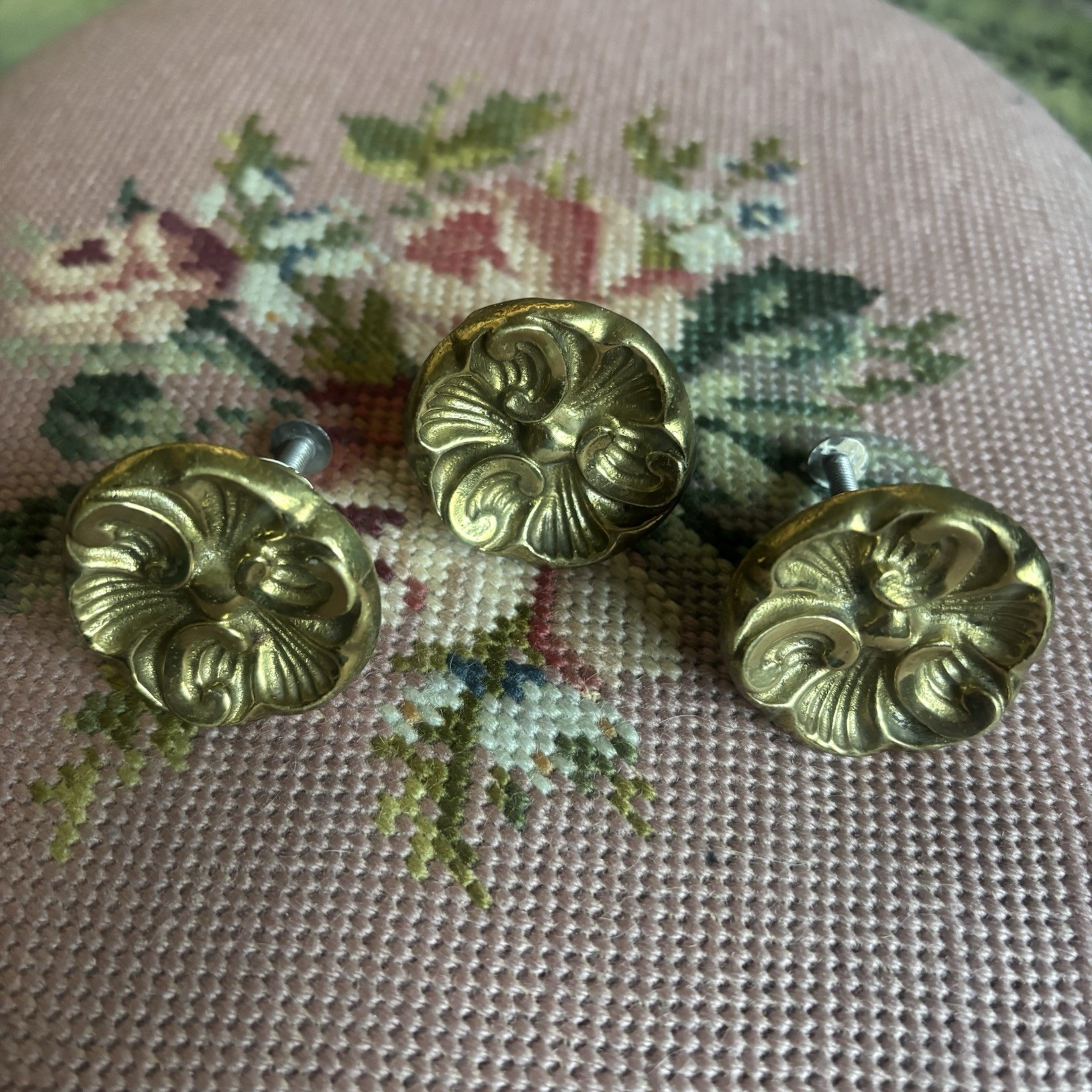 Vintage 60s Brass Ornate Drawer Pulls Floral Cabinet Knobs Round Set of 3 A5739