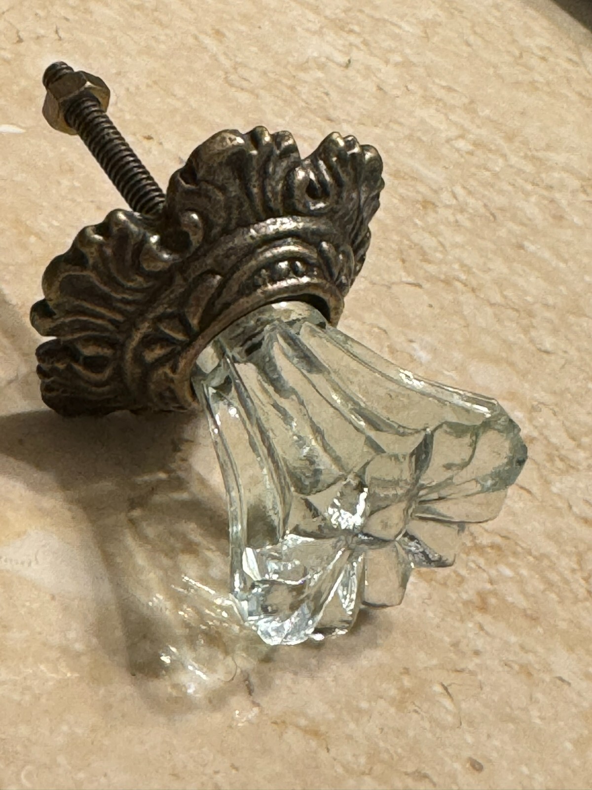 ONE; Vintage-Brass Metal Flower Crystal Clear Glass bronzed Knob Handle pulls