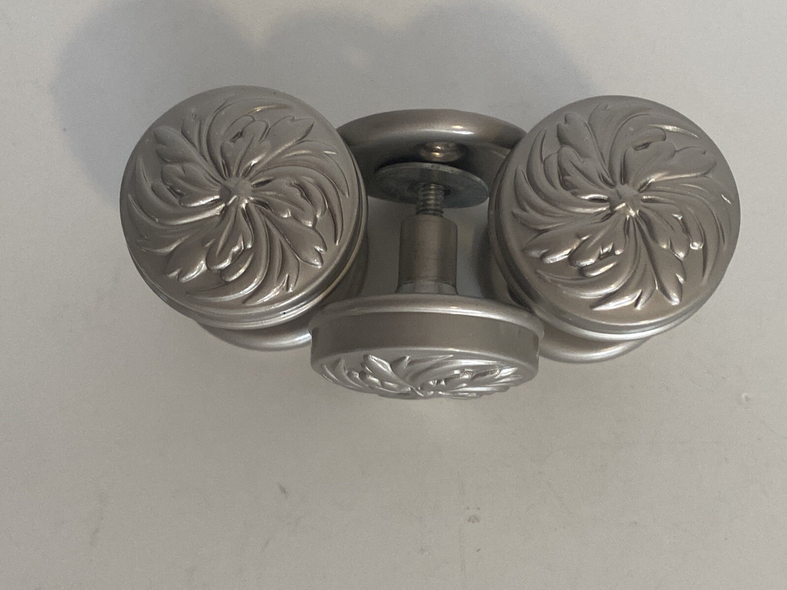 3x – Pewter Look Pulls Raised Floral 1-1/4” Round w/In/Out Mounting Bracket Read