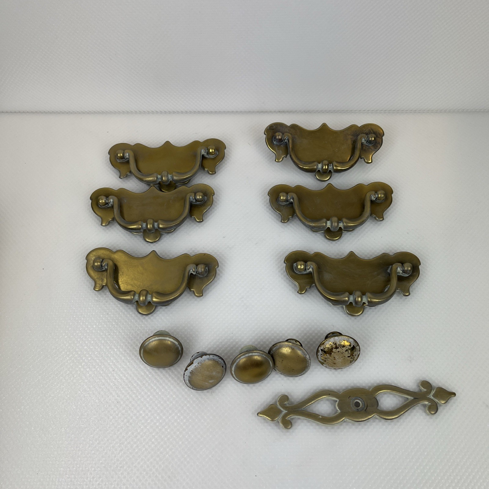 Lot 6 Vintage Brass Drop Handle Drawer Pull with 5 pull knobs Cabinet Hardware