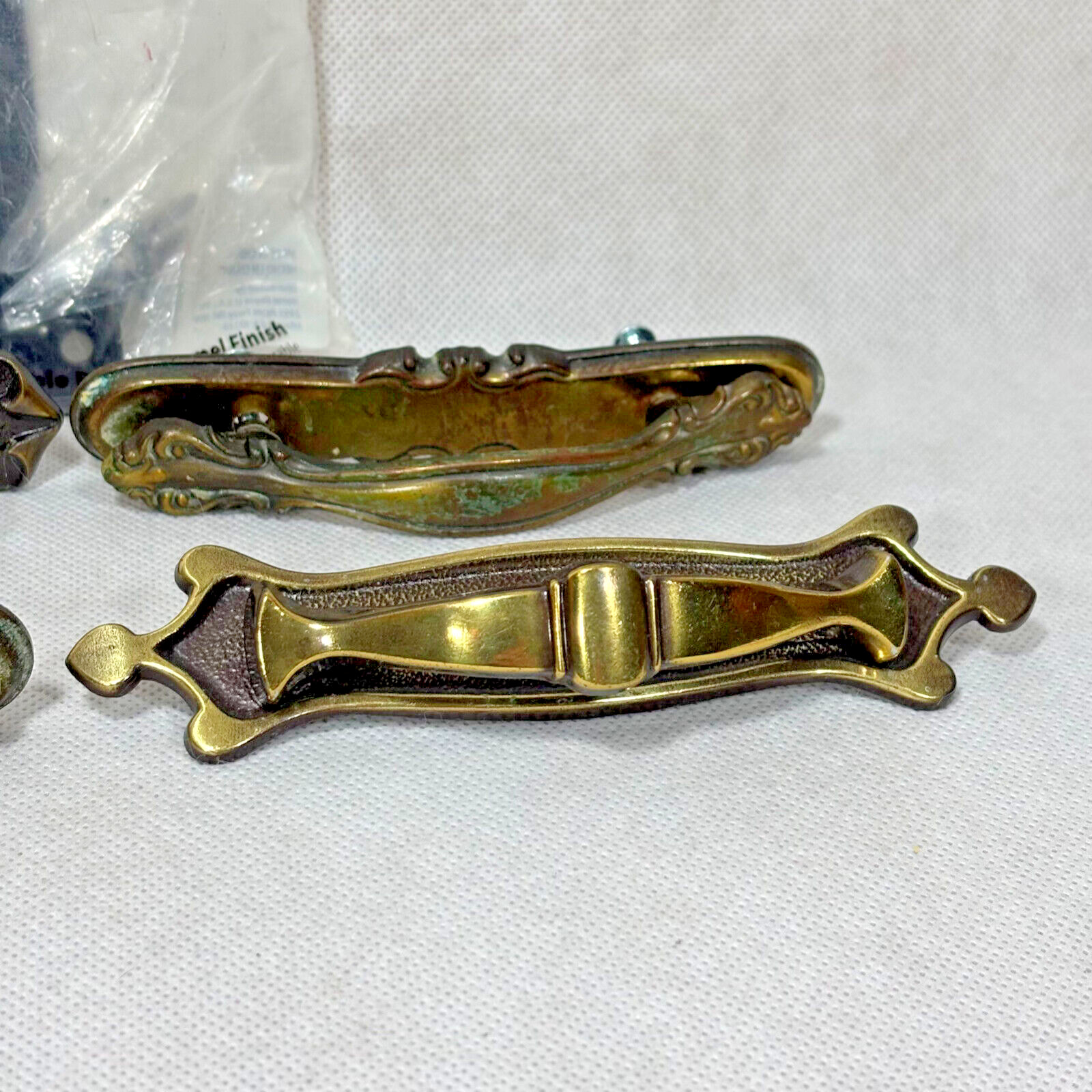 Vintage Brass Drawer Pull Handles Lot of 4 & Everbilt Door Pull Black Enamel