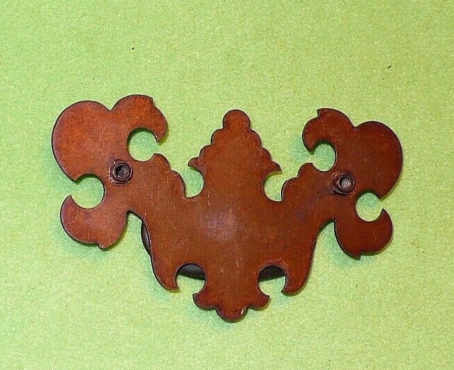 8 vintage KEELER pulls COLONIAL CHIPPENDALE. MODEL N 2679. 4 3/8 ” W 2 3/4 ” C