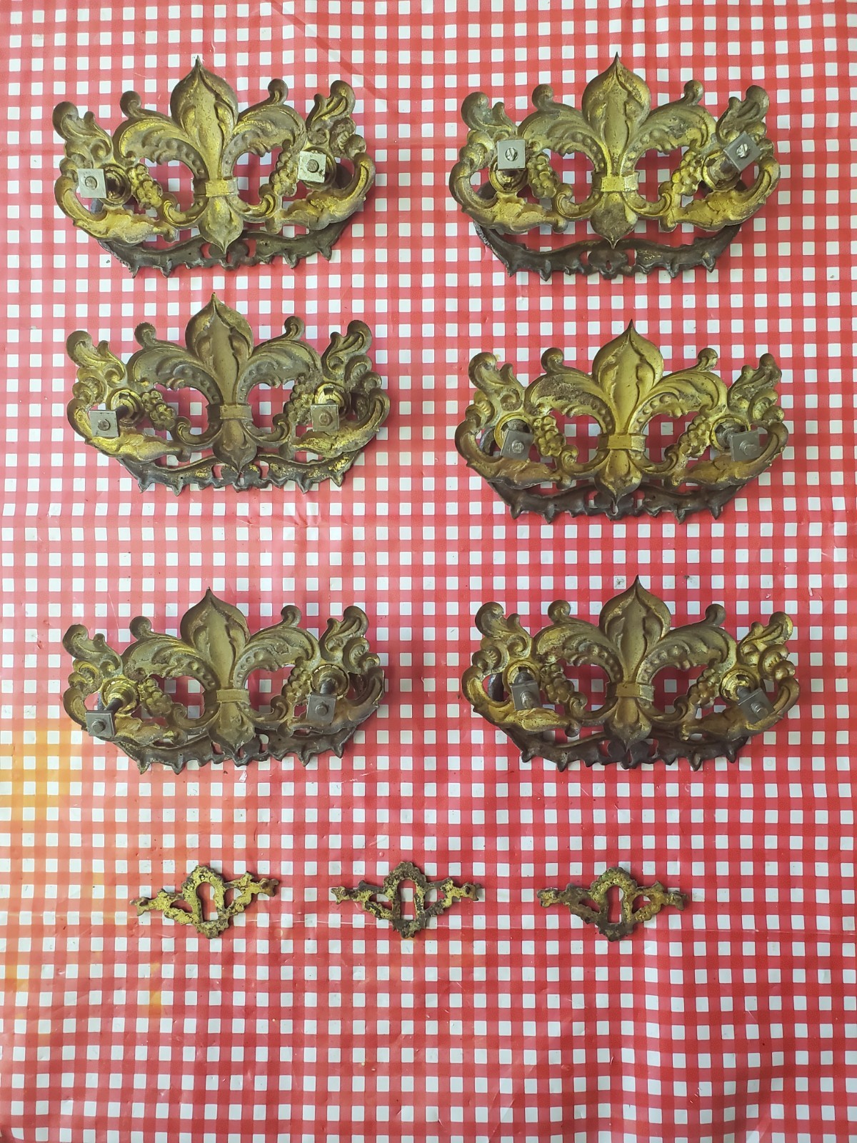Set 6 Ornate Victorian Drawer Pulls Bail Handles Brass Fleur-de-lis w/3 keyholes
