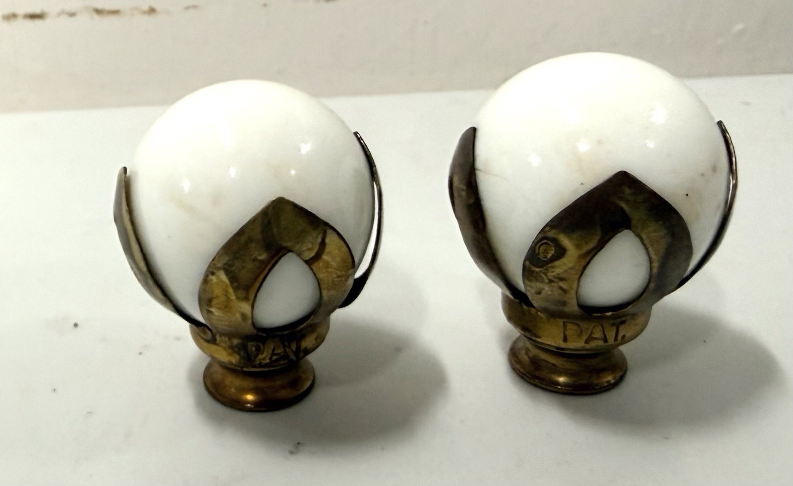 VTG Lot 2 Round Porcelain & Brass 1.25 In Drawer Cabinet Ball Pulls Knobs