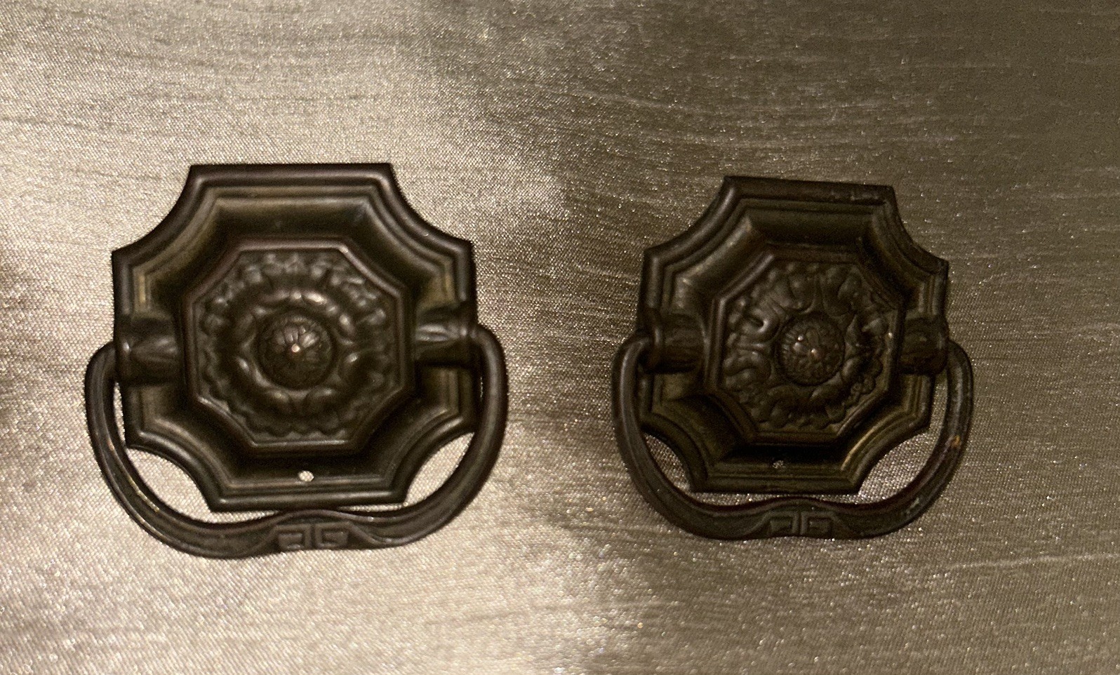 Set of 2 ANTIQUE VINTAGE BRONZE 1 3/4” SQUARE DRAWER FURNITURE KNOB PULLS