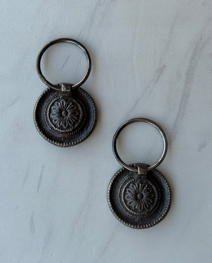 Vintage Round Old-Style Iron Cabinet Drawer Door Ornate Knob Handle Pull 2pcs
