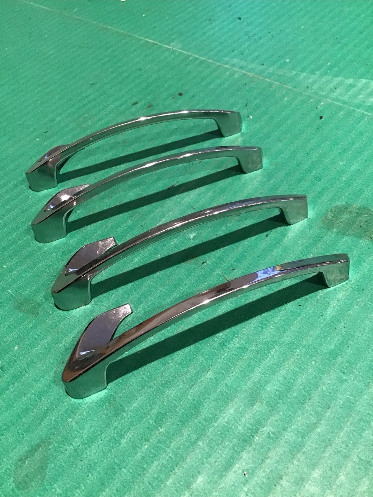 Lot of 4 Vintage 4.5″ Shiny Chrome MCM Art Deco 50’s Atomic Drawer Pulls Handle