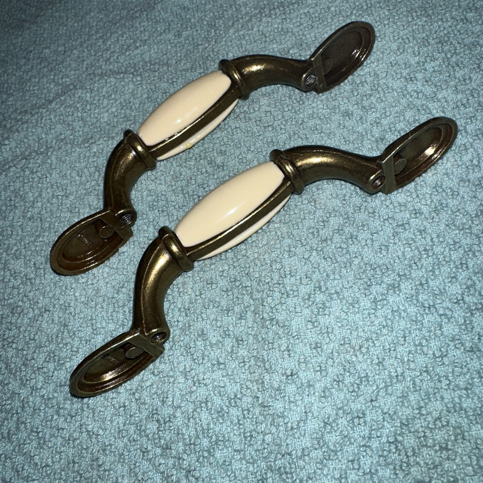Cast Brass & Porcelain Drawer Handle Pulls Bureau Cabinet Door Elegant Cream