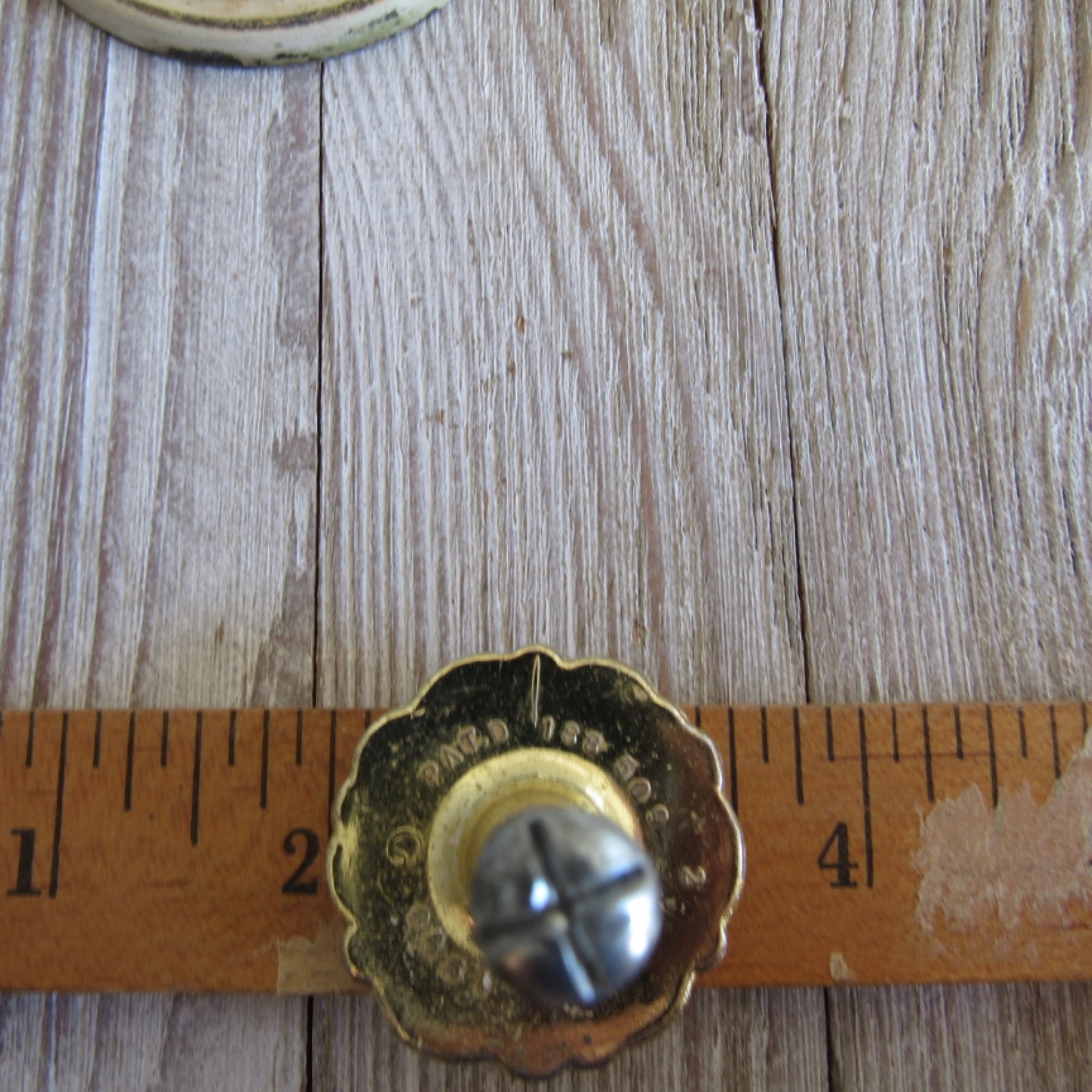 Vintage Knobs White & Gold Cabinet Door Drawer Pulls Hollywood Regency 9 Knobs