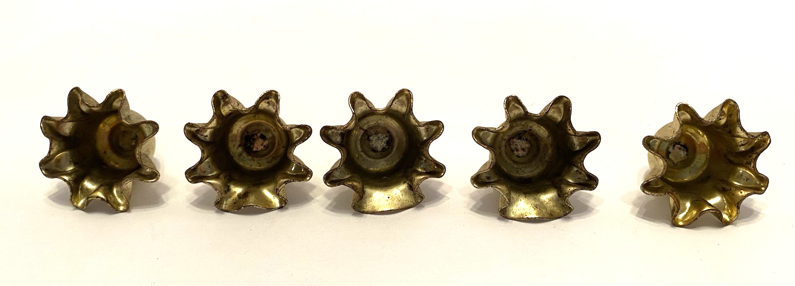 Set of 5 VTG Brass Flower/Sun Shape 1.25″ x .75″ Cabinet/Drawer Pulls/Knobs